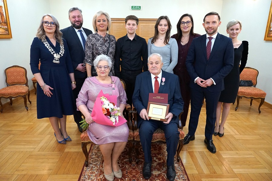 Złote i diamentowe gody w Ciechanowie. Jubilaci odebrali medale